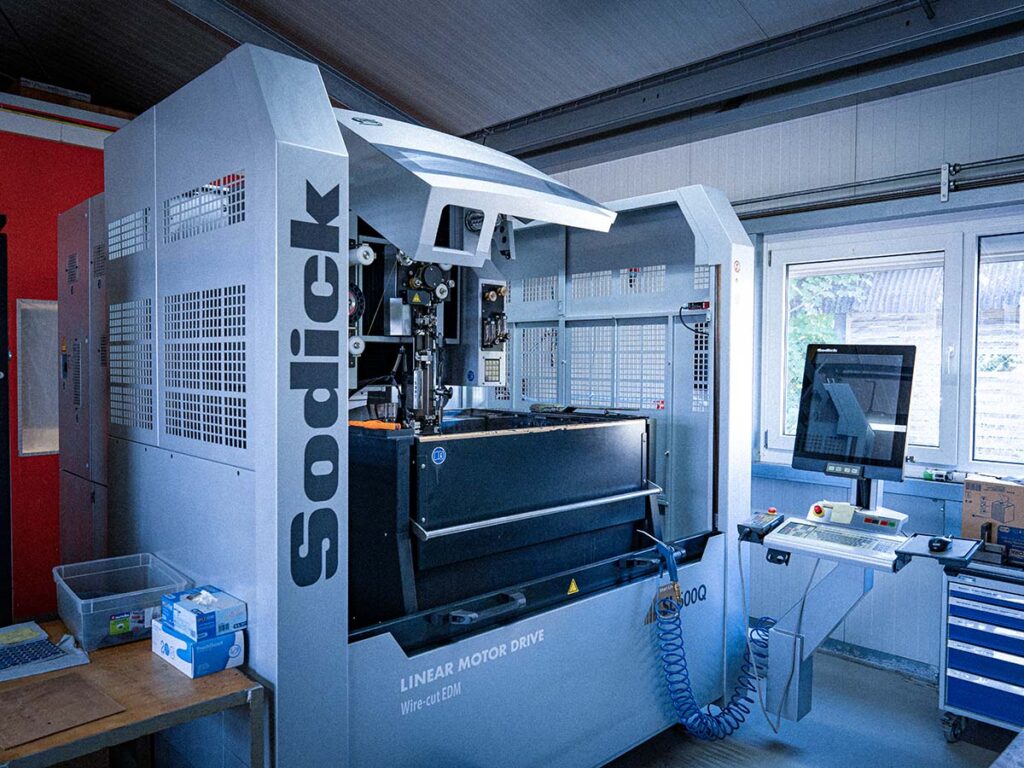Erodiermaschine bei WEFO-Tec